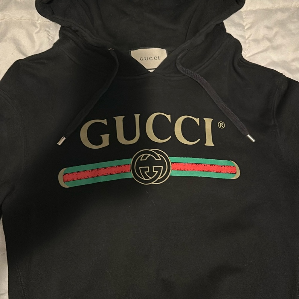 Gucci Sweater (Great condition)